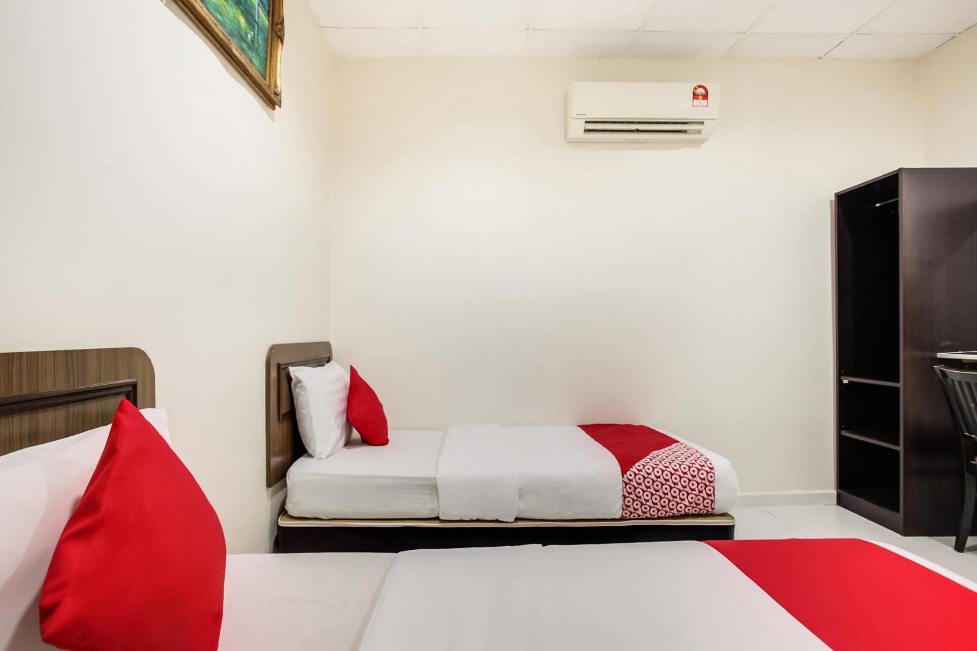 Hotel Super Oyo 89427 Kavanas 2*