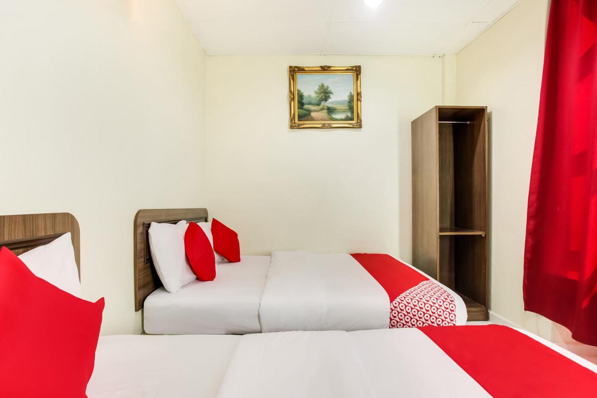 Hotel Super Oyo 89427 Kavanas
